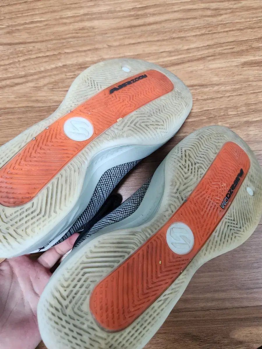 ジョーダン バスケシューズ ブラック 白