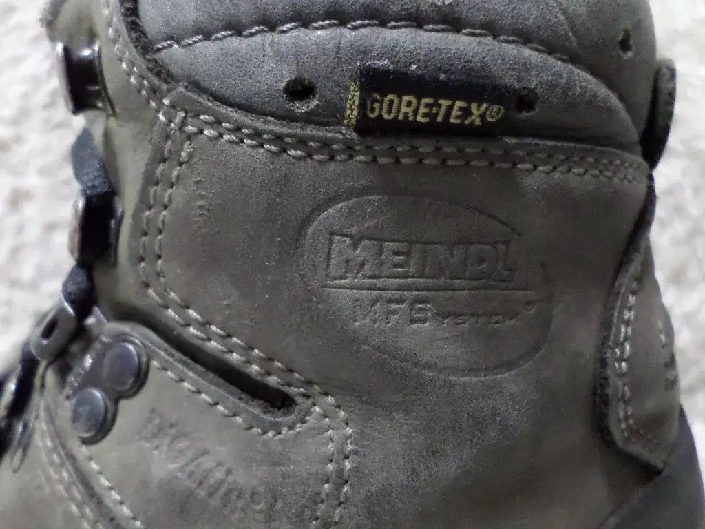 240 マイン GORE TEX 登山靴 トレッキングシューズ 靴