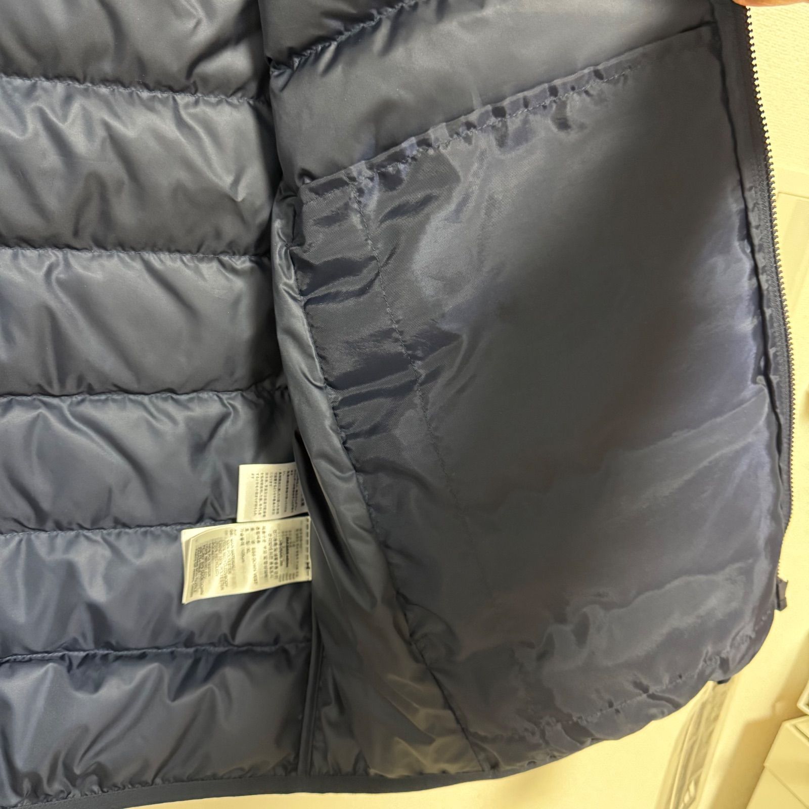 新品 XLサイズ アディダス エッセンシャルズ ダウンベスト 紺 ネイビー