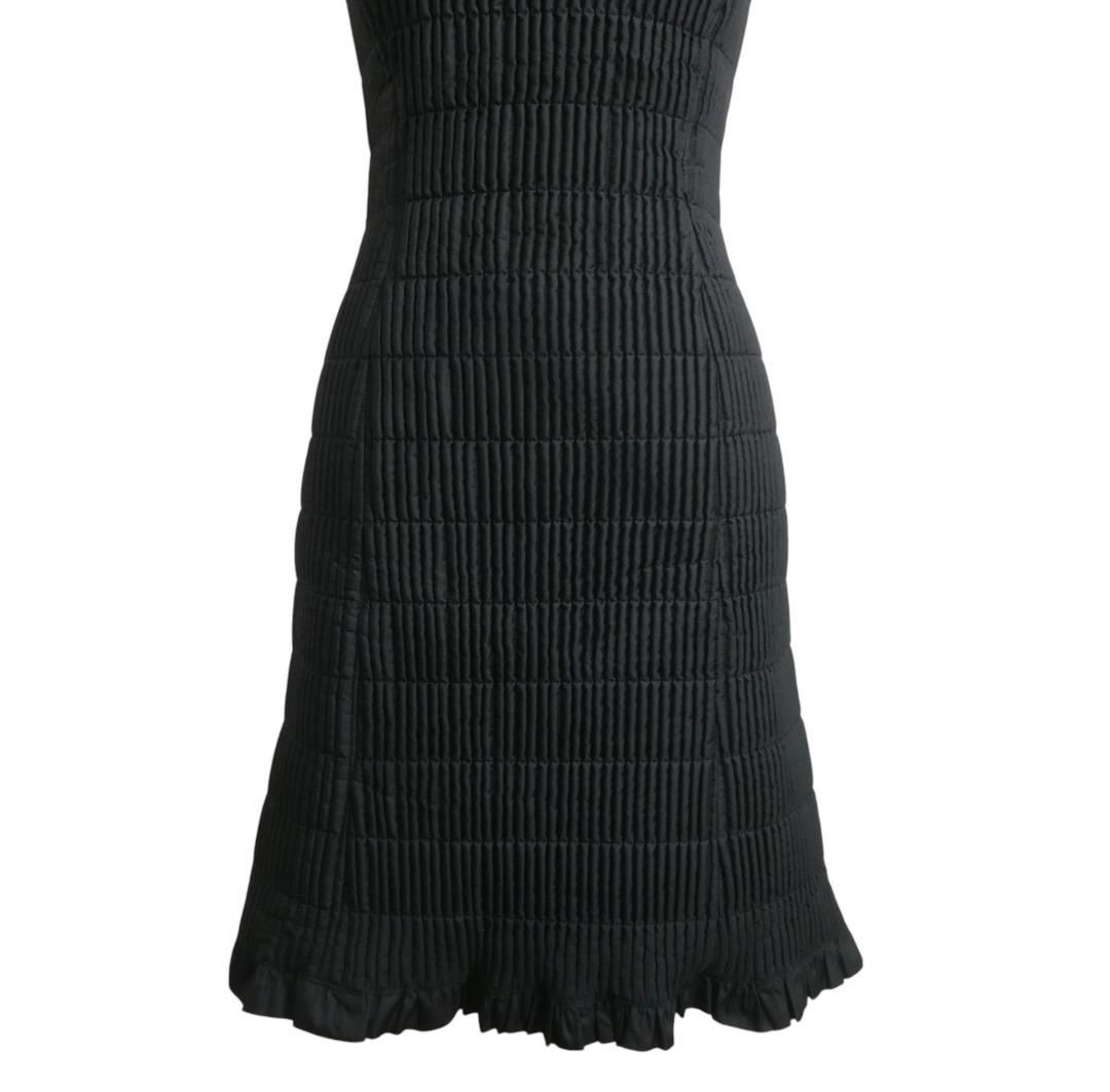 ◆FENDI　◆フェンディ　ブラック　ノースリーブワンピース◆膝上◆ FENDI フェンディ IT38 Aライン 総プリーツ 膝丈 裾フリル クルー