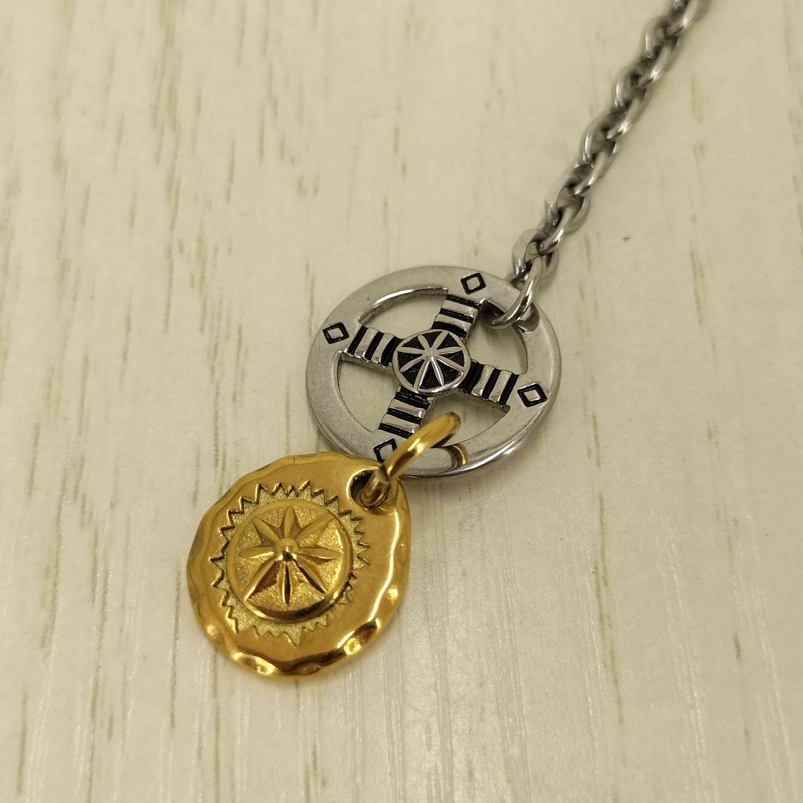 イーグルネックレス