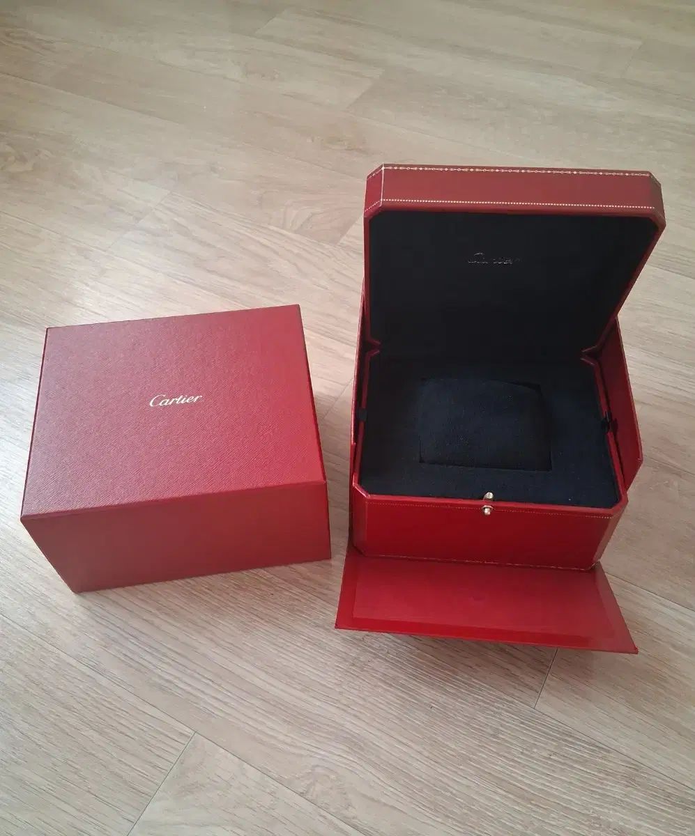 新モデル カルティエ 時計 ケース 箱