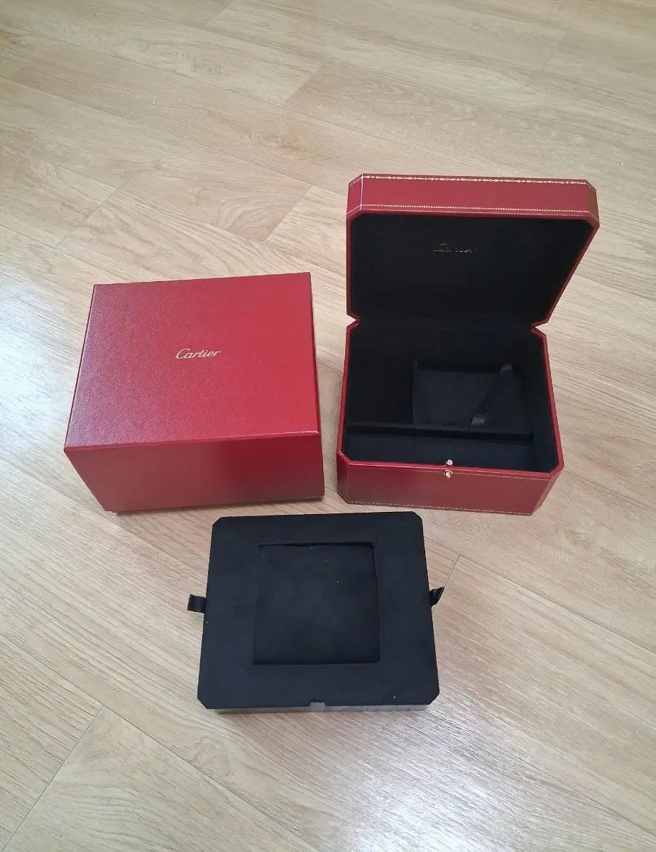 新モデル カルティエ 時計 ケース 箱