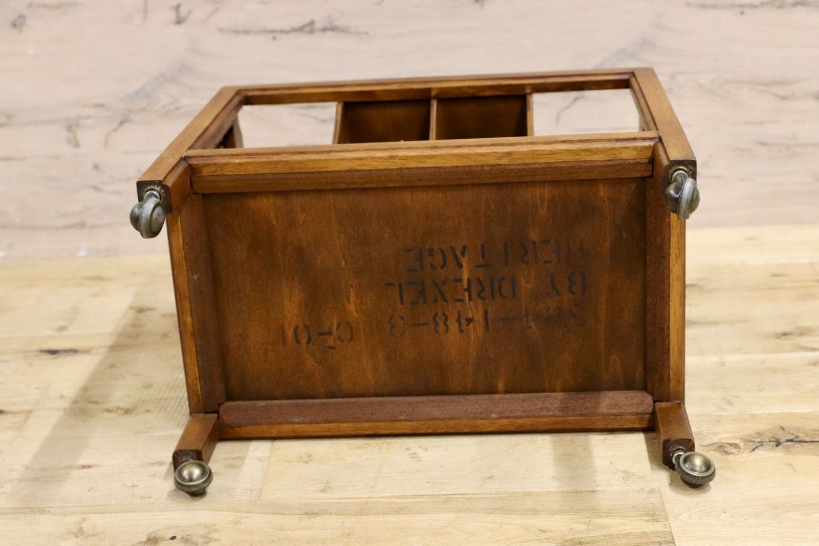 ドレクセルヘリテイジ DREXEL HERITAGE エトセトラ マガジンラック GMIS96○DREXEL HERITAGE / ドレクセルヘリテイジ エトセトラ Et