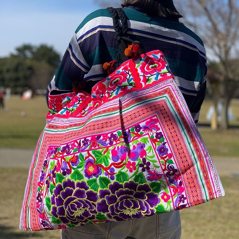 新品未使用 花柄刺繍 トートバッグ モン族 アジア雑貨 大きいバッグ