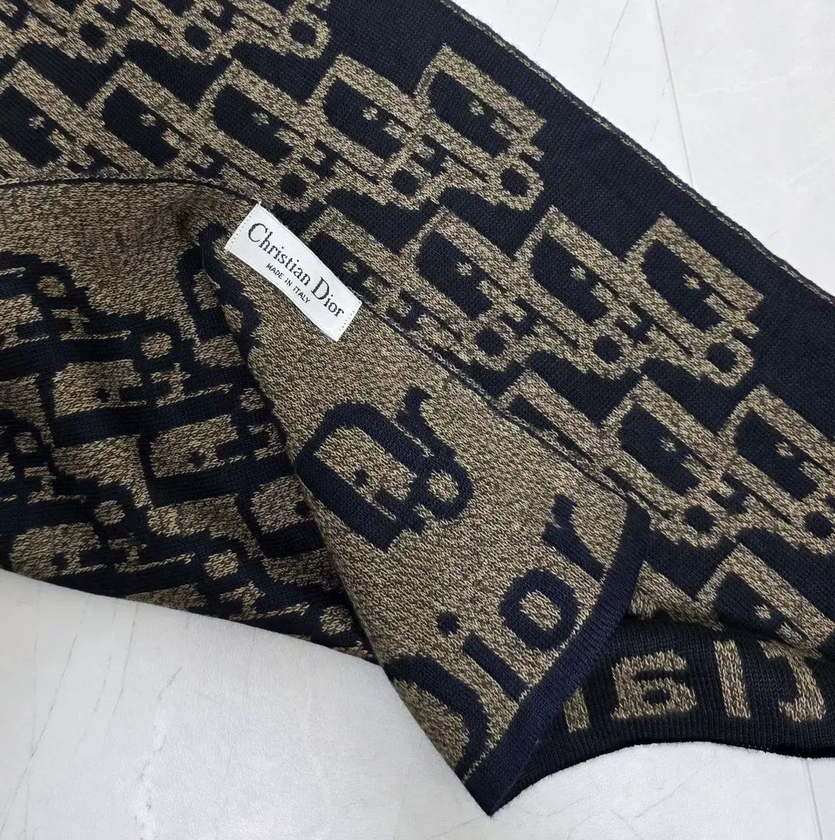 クリスチャンディオール マフラー