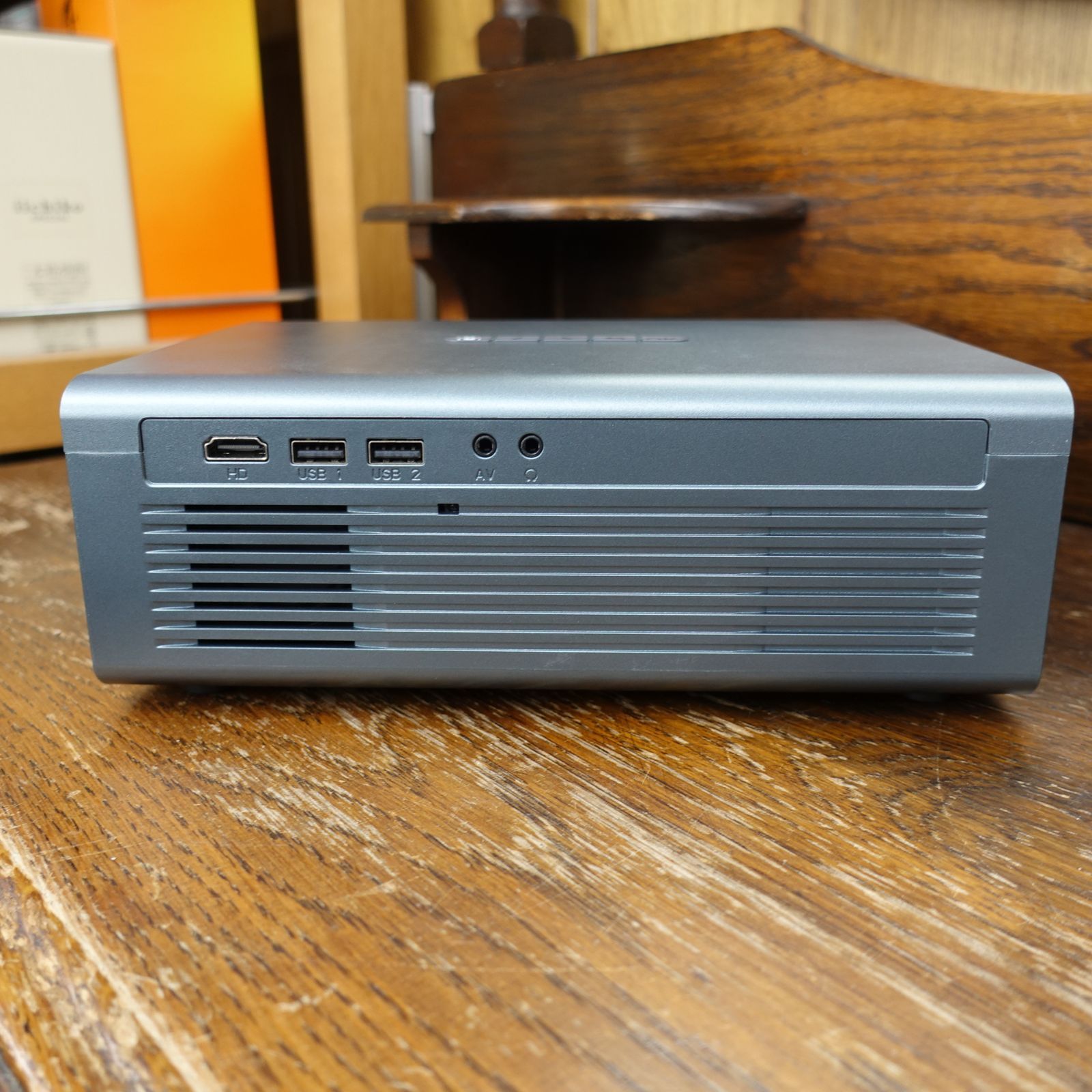 OWNKNEW プロジェクター 4k対応 小型 家庭用 ホームプロジェクター