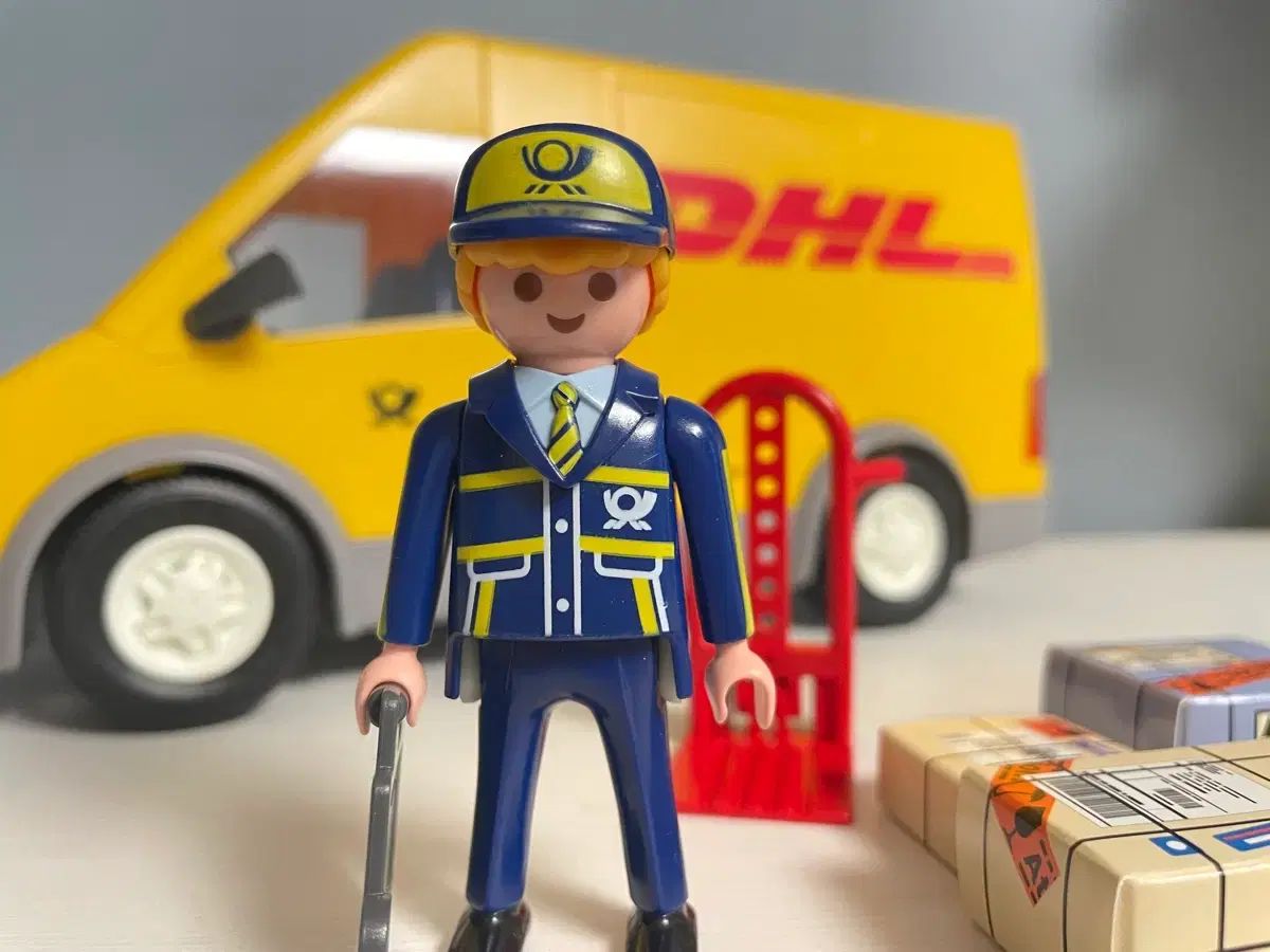 4401 DHLトラック