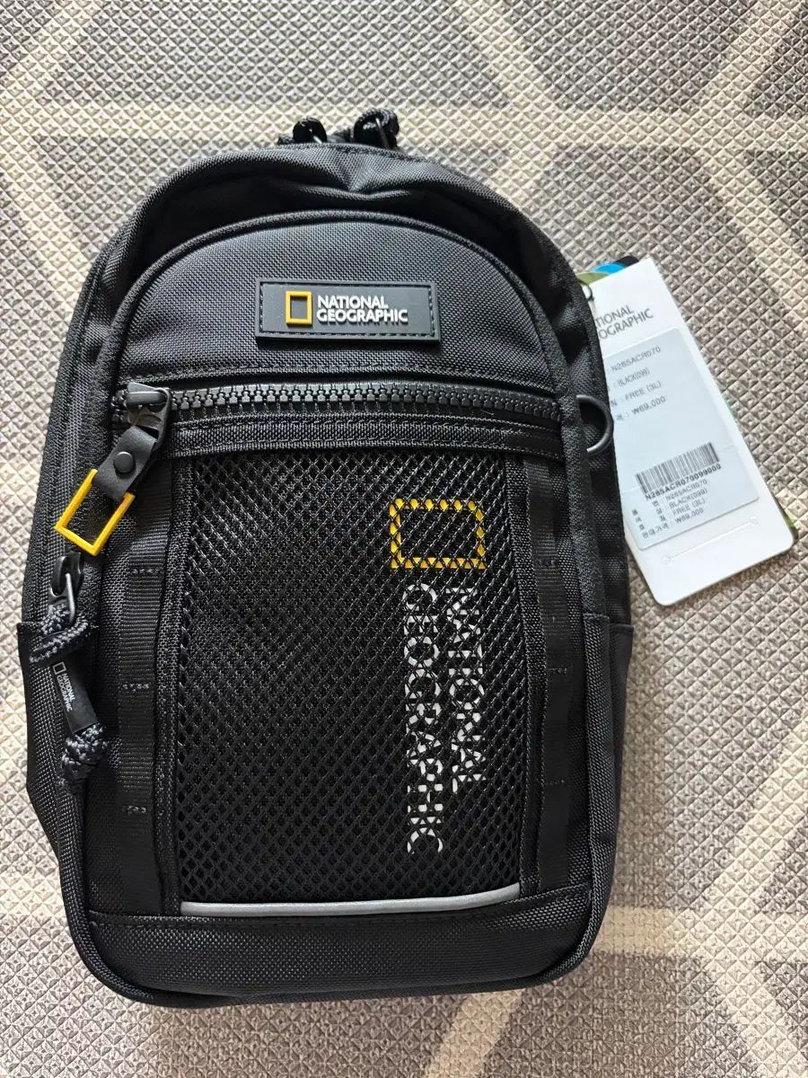 ナショナルジオグラフィック ブラック クロスバック スリングバック バッグ
