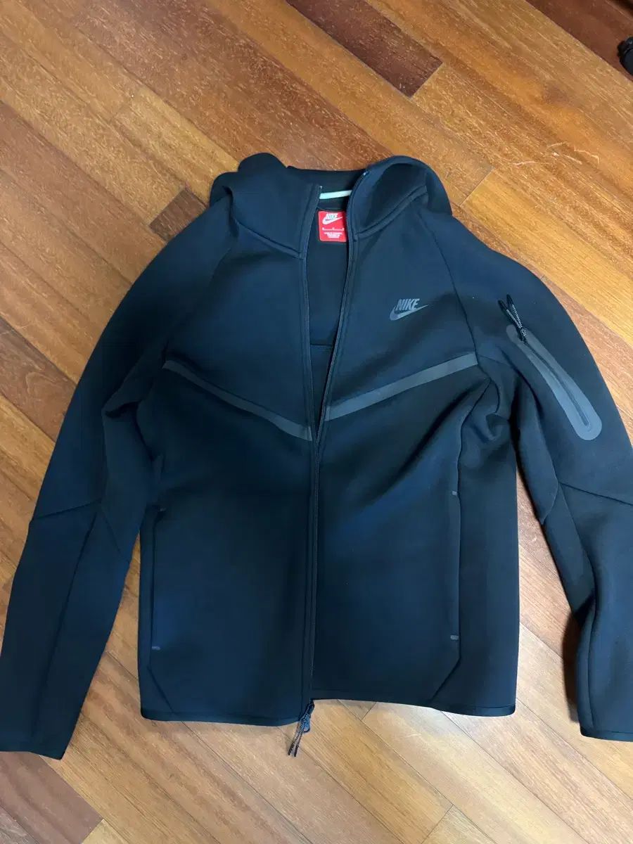 ナイキ テックフリース ブラック ジップアップ フーディー M