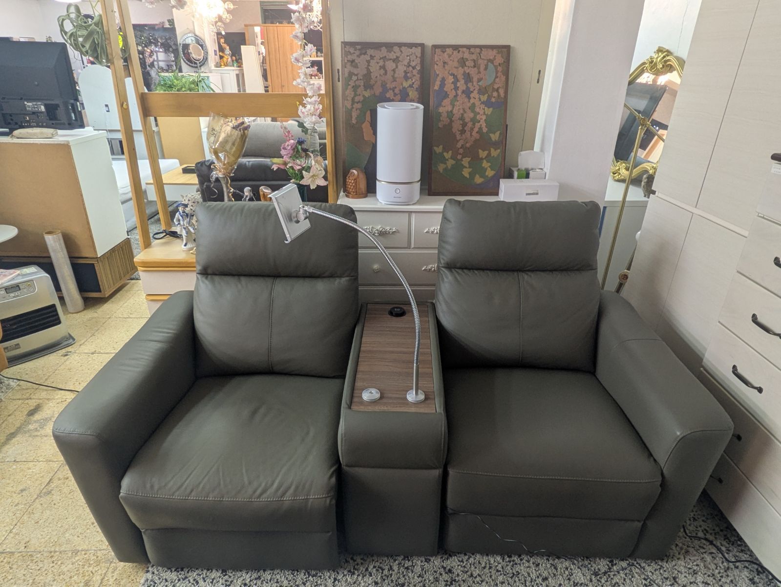 2人掛け電動リクライニングソファ 収納ユニット付き 本革 一部合成皮革 タイプ UM01 2モーター DGY