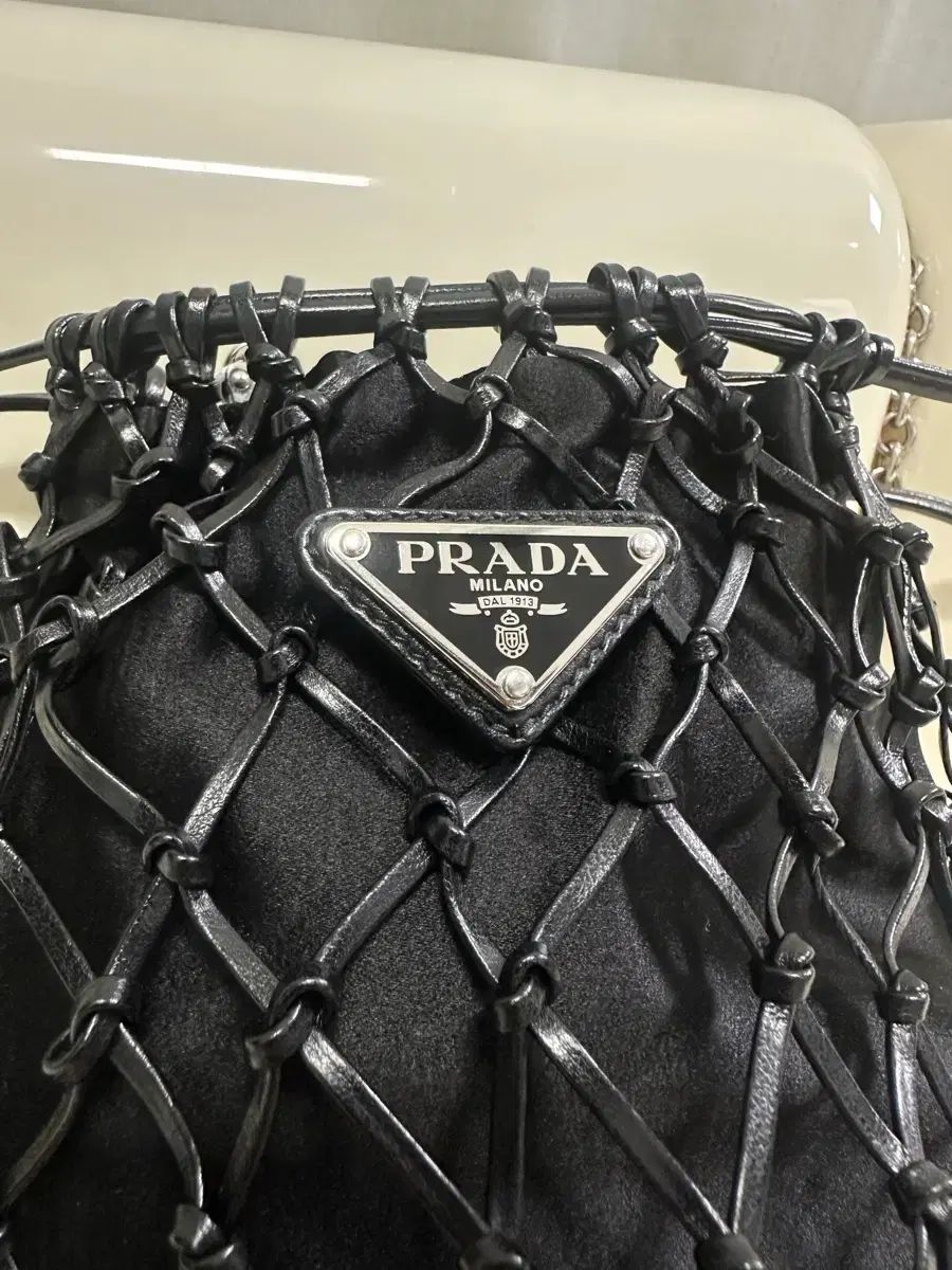 PRADA クッションファンデーション LN10 ポーチ付き プラダ メッシュ