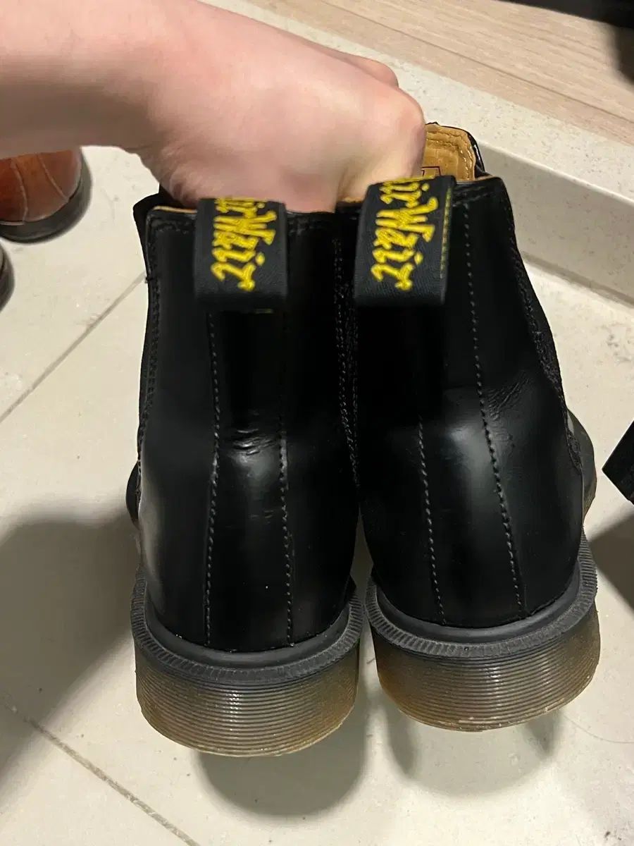 250 DR MARTENS ドクターマーチン 2976 チェルシーブーツ