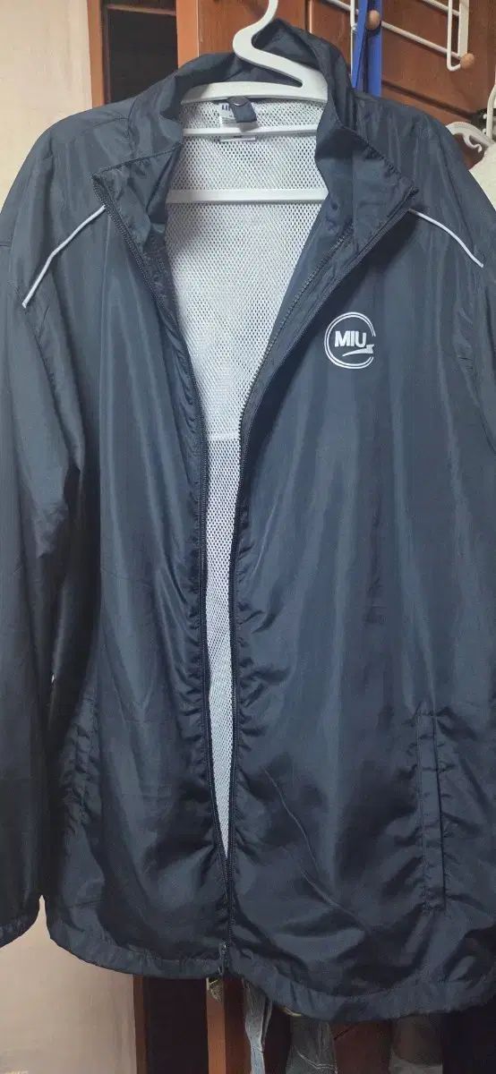 ミウ404 ウィンドブレーカー 2025 ver Lサイズ