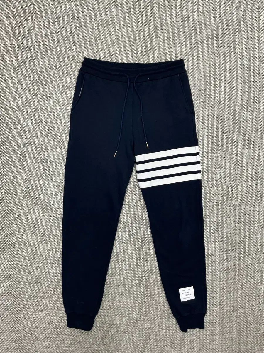 S級 23 ss トム ブラウン 斜めボーダー 四本サイドライン ジョガーファンツ 1
