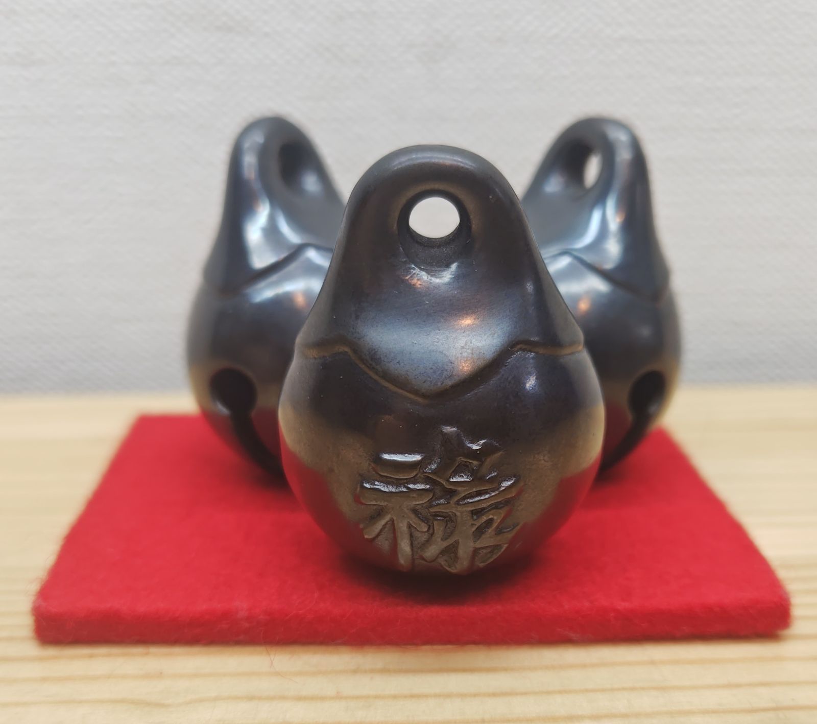逢絢亭・中古品】茶道具 蓋置 唐銅 砂張 三鈴蓋置 唐銅風炉師 一ノ瀬宗