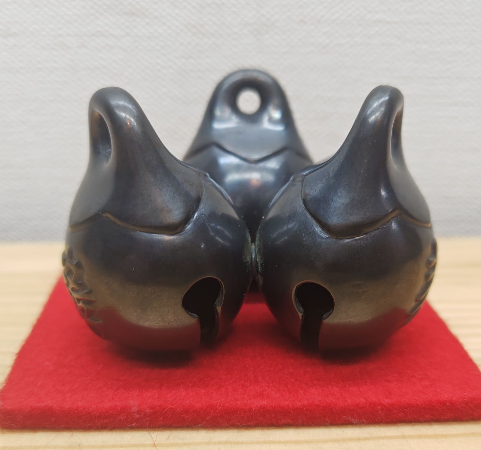 逢絢亭・中古品】茶道具 蓋置 唐銅 砂張 三鈴蓋置 唐銅風炉師 一ノ瀬宗 