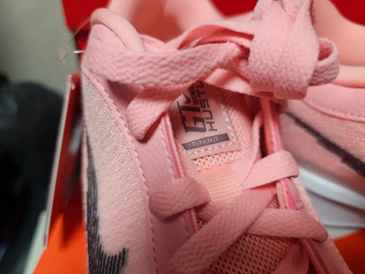 GT허슬 バスケシューズ