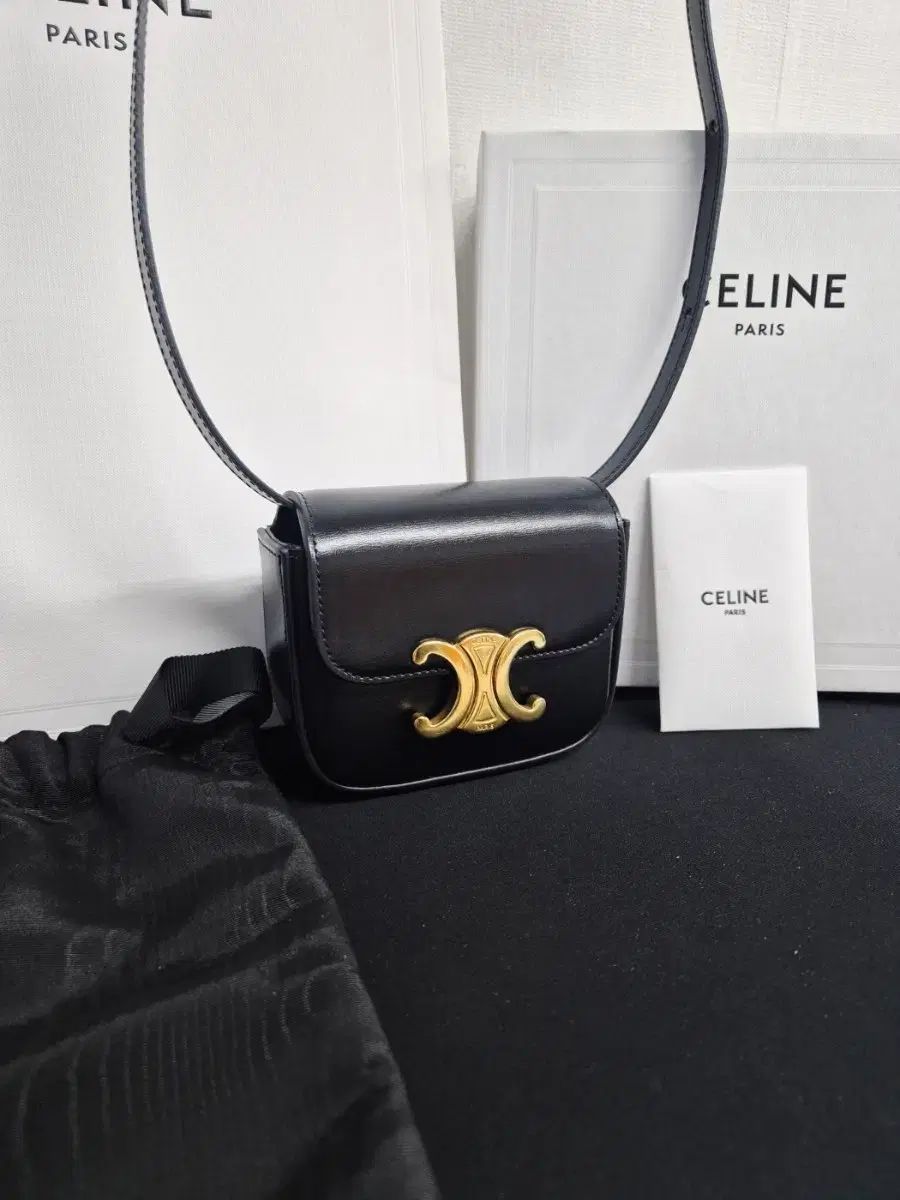 セリーヌ トリオンフ ブラック ミニバック