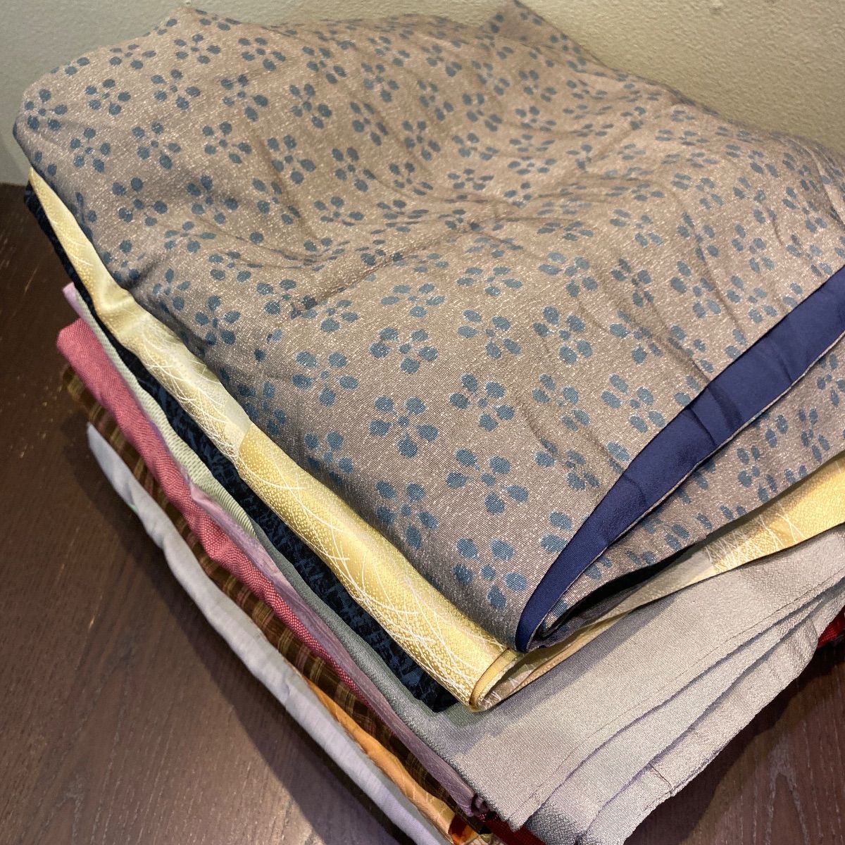 まとめ売り】正絹着物15枚 リメイク素材 ハンドメイド向け - メルカリ
