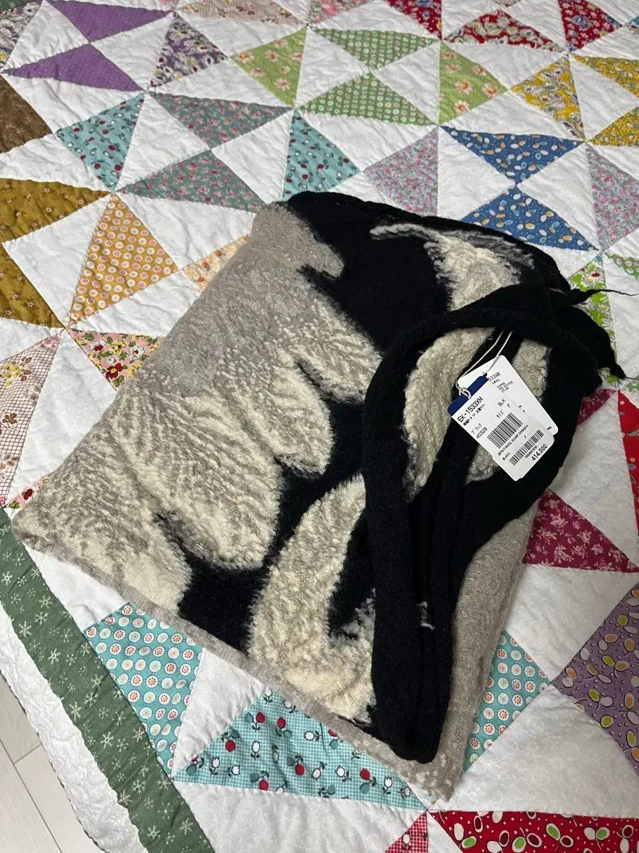 キャピタル フール レングス イーグル マフラー An Ode