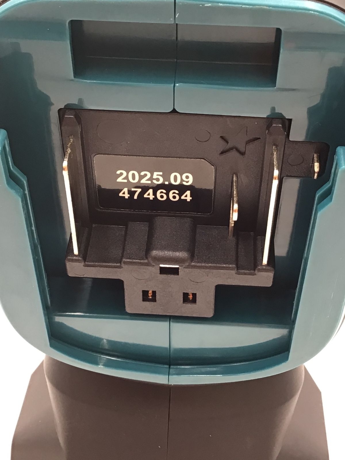  品 Makita マキタ MP 181 DZ 18 v充電式空気入れ バッテリー 充電器別売 IT_2 P 0 L 4 半田 M 04 その他 電動工具 エア工具