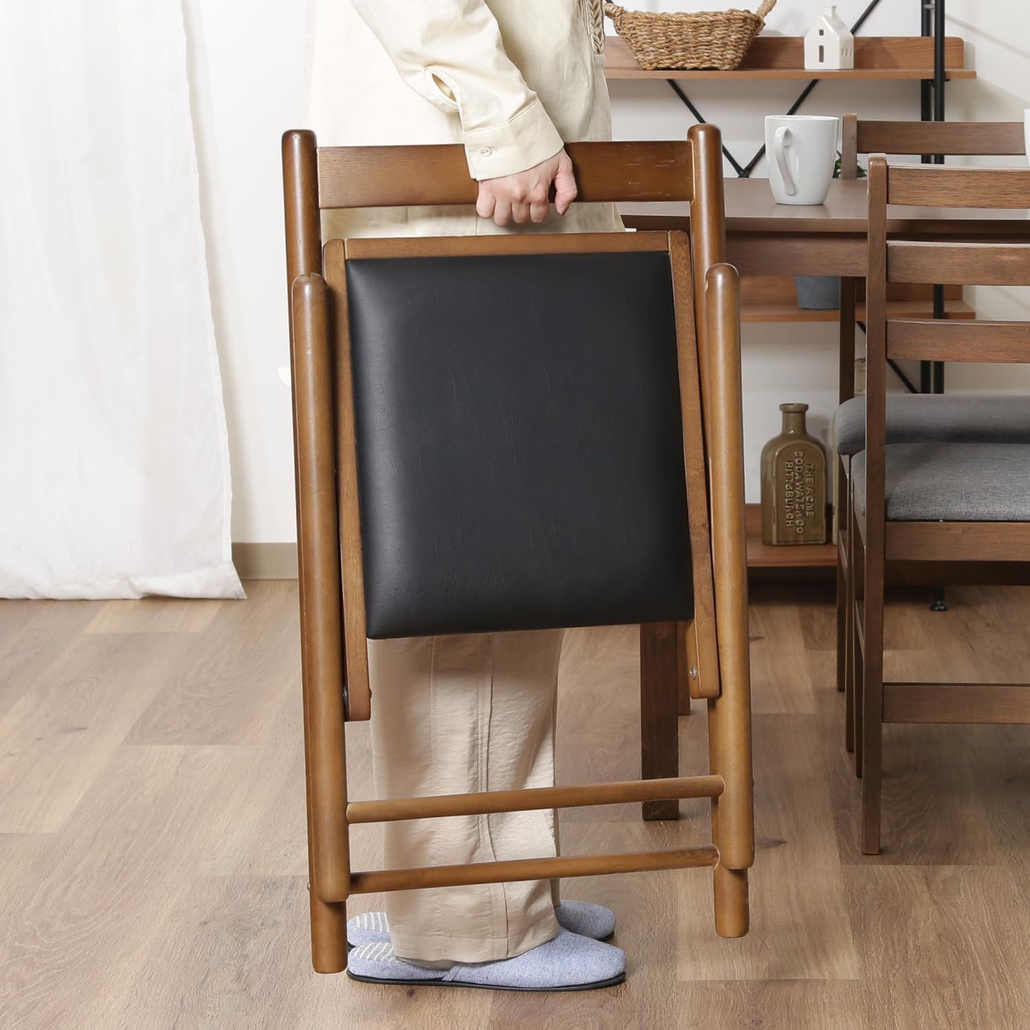 商品 クッション付き 完成品 天然木 ミディアムブラウン 軽量 幅43 奥行53 高さ70 cm 持ち運び簡単 椅子 ミラン 折りたたみチェア 95783 不二貿易