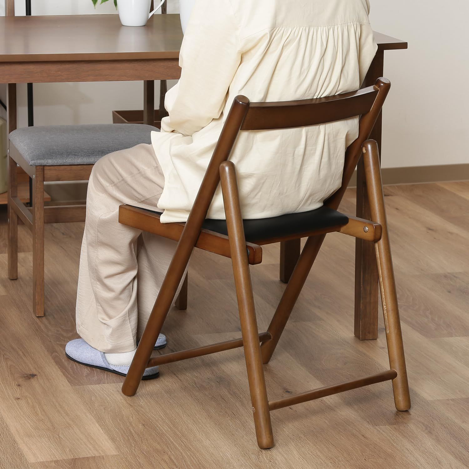  商品 クッション付き 完成品 天然木 ミディアムブラウン 軽量 幅43 奥行53 高さ70 cm 持ち運び簡単 椅子 ミラン 折りたたみチェア 95783 不二貿易 その他 文房具 事務用品