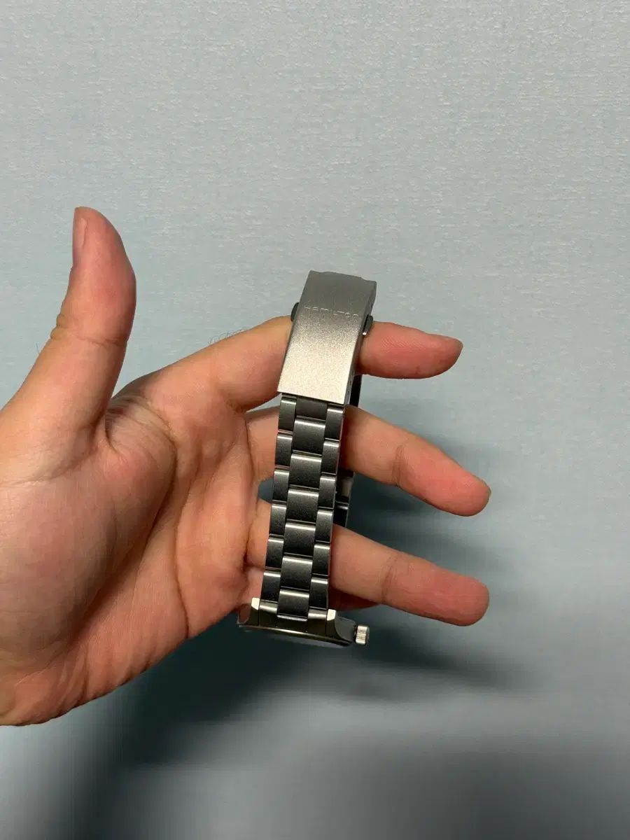 ハミルトン カーキフィールド クオーツ 33 mm ネイビー