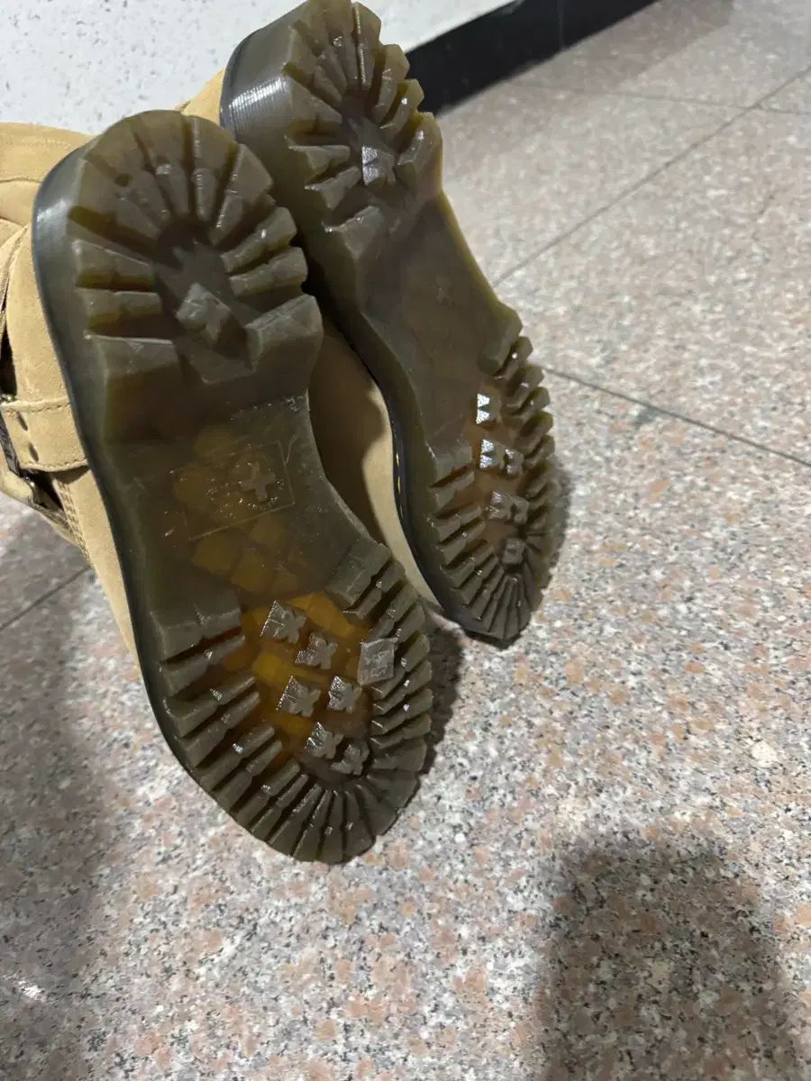 アニストーン エンジニア