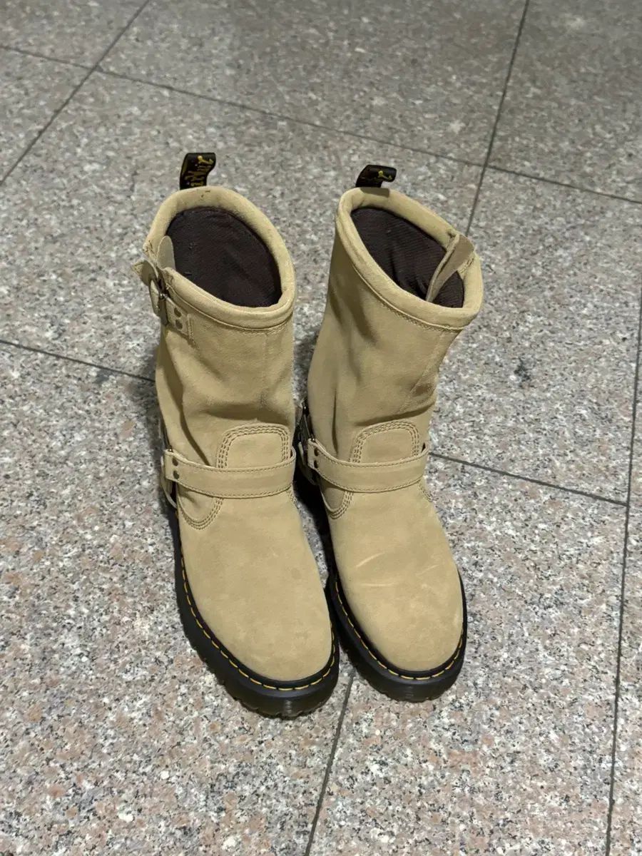 DR MARTENS ドクターマーチン アニストーン エンジニア ブーツ