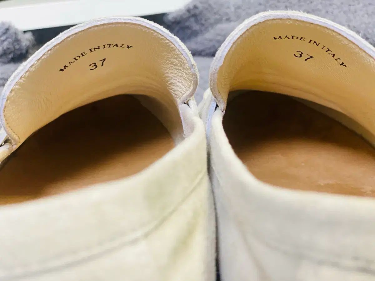 ロロ・ピアーナ サマー チャーム ウォーク 37 - メルカリ