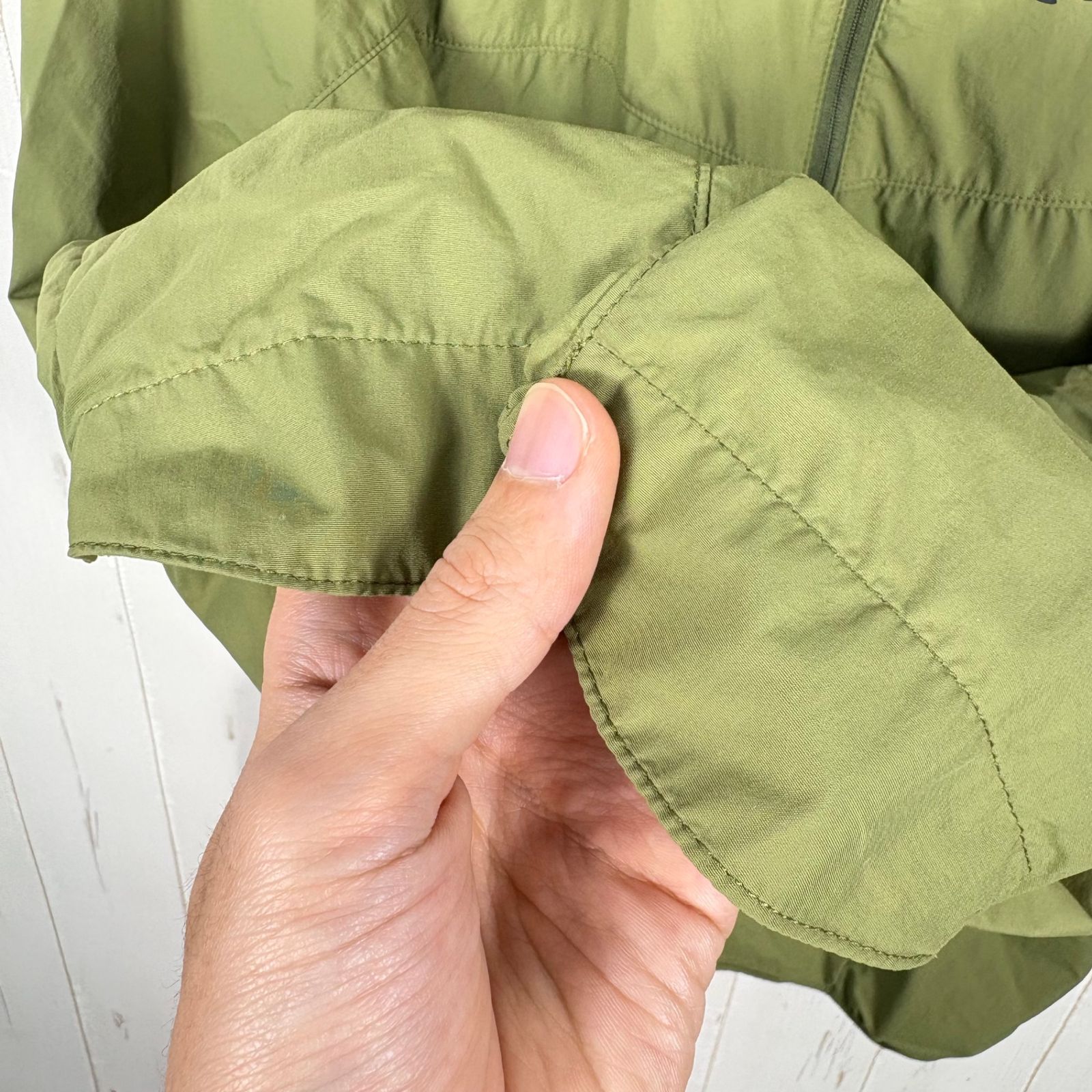 アウター ウィンドシェル