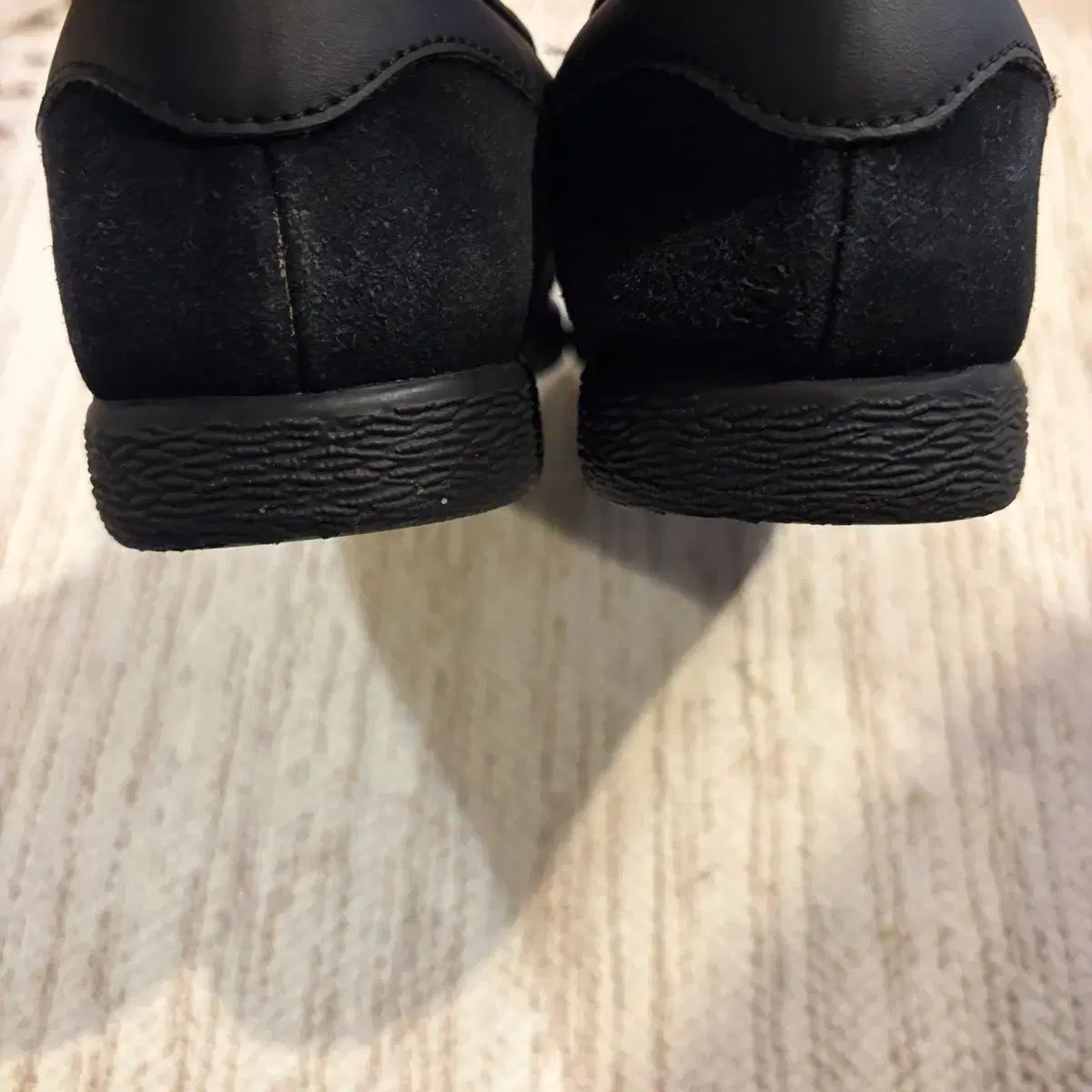  255 アディダス シューターク ブラック スニーカー 靴