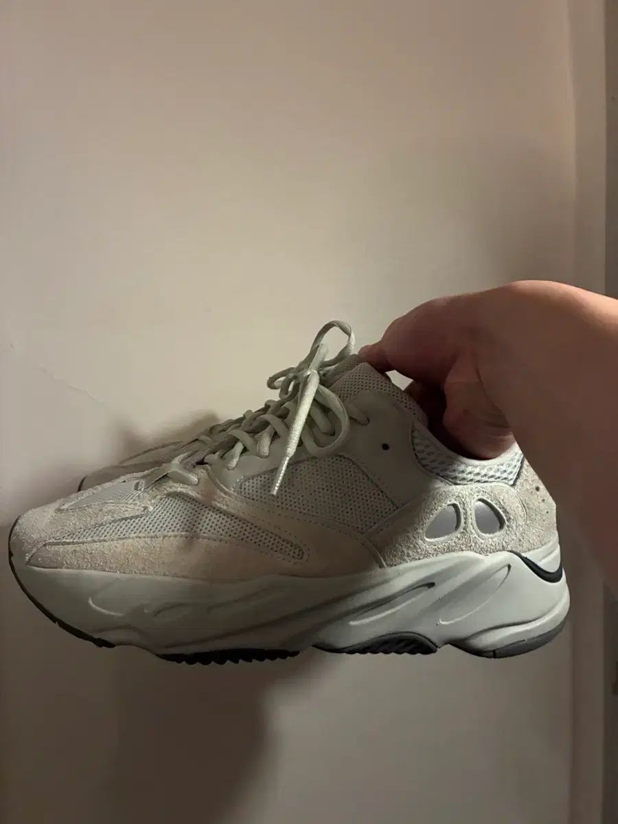 アディダス イージー 700 salt