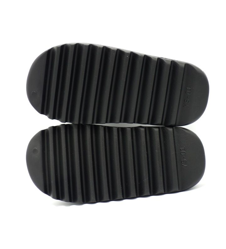 ブラック サンダル