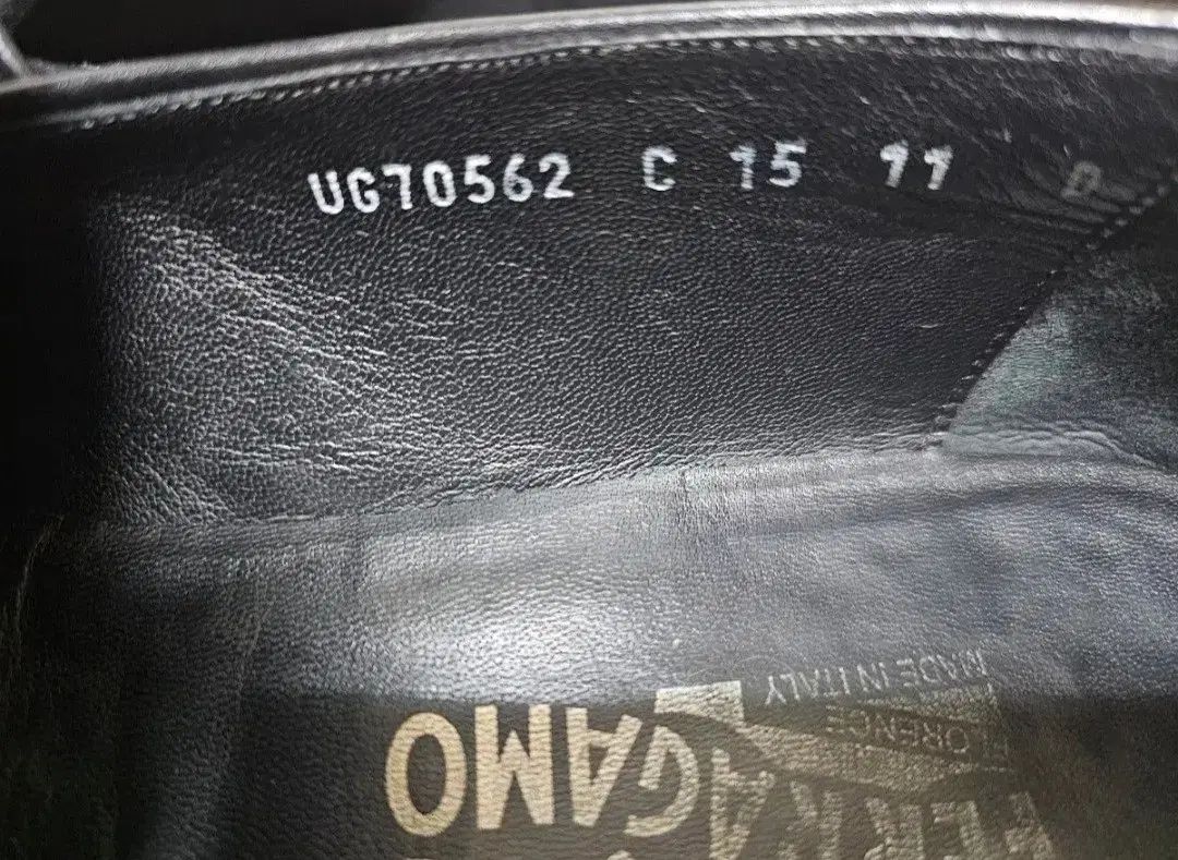 フェラガモ ブラック