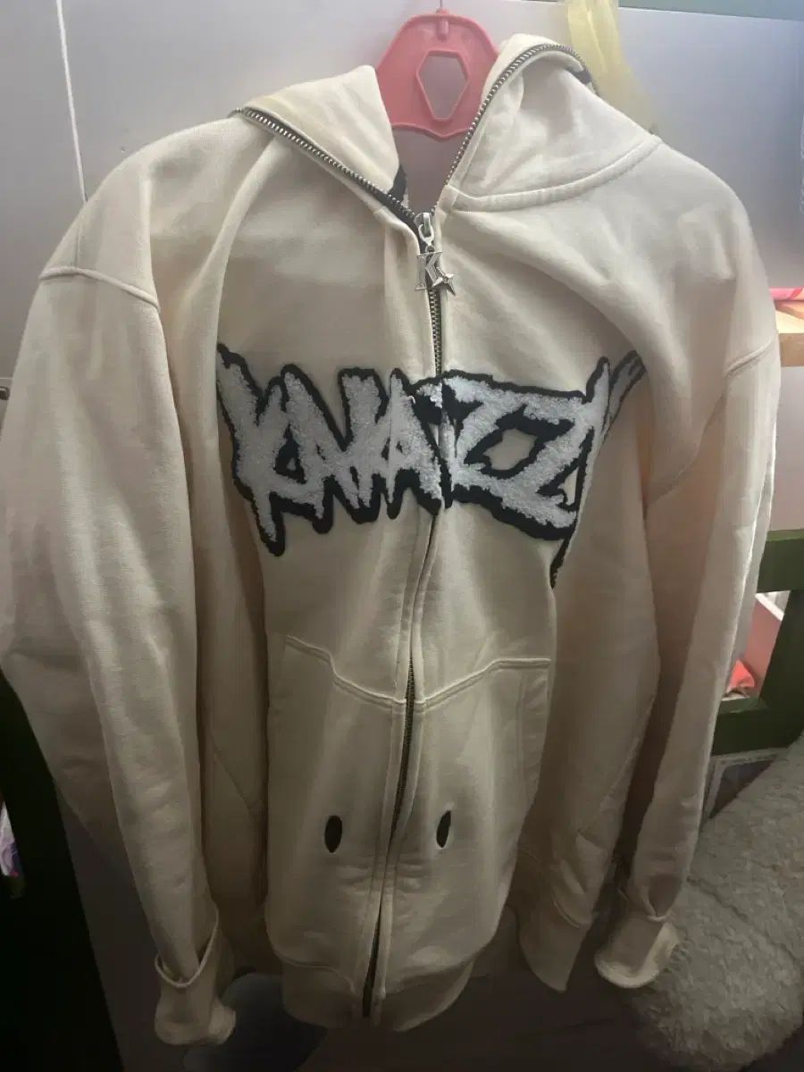 カカジ 따라큐 フードジップアップ