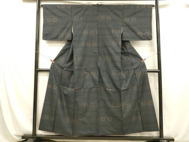 平和屋着物□本場大島紬 古代染色 純泥染 7マルキ 横段文 証紙付き