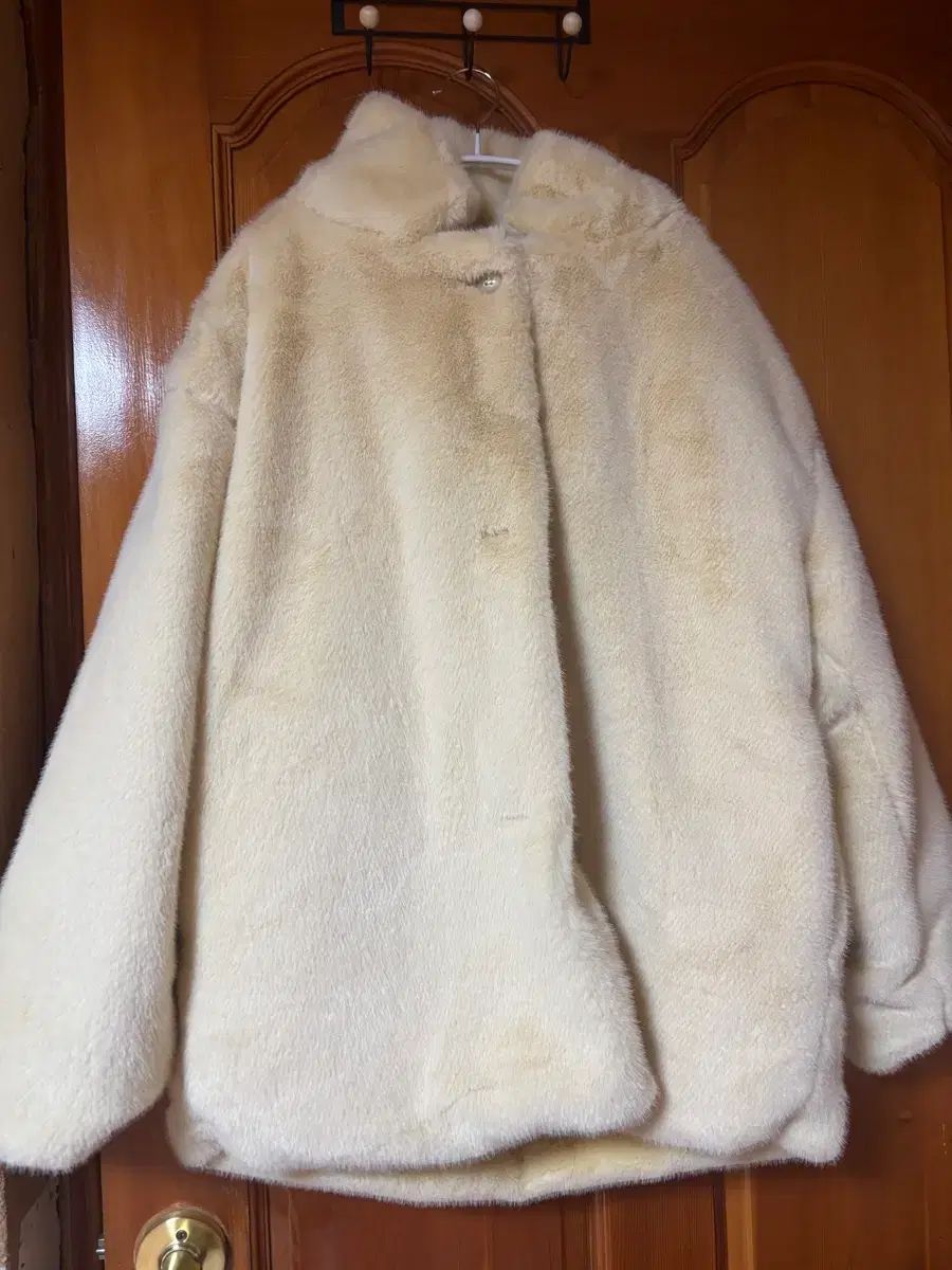 ノーブランド ファージャケット Butter クリーム