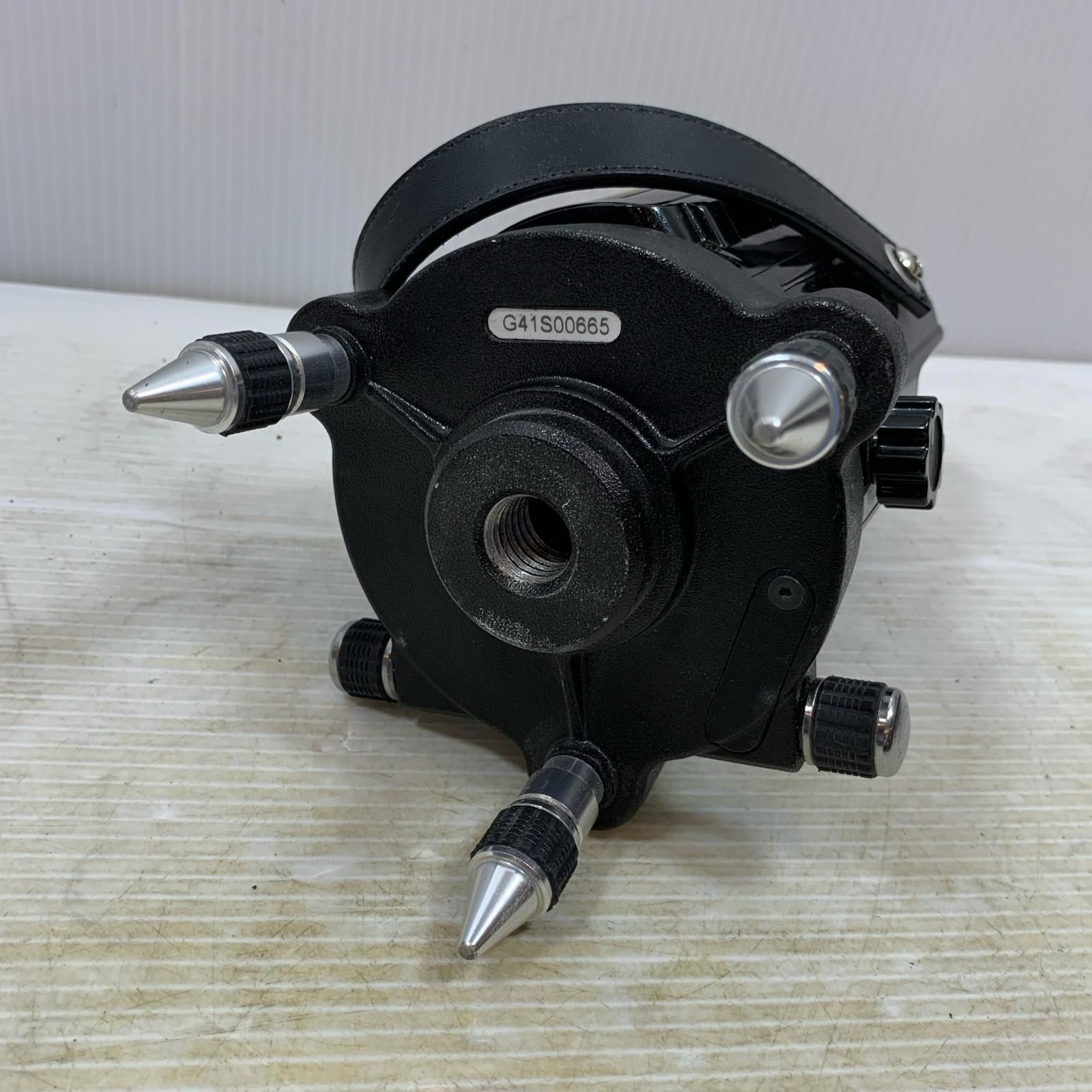 レーザー墨出し器