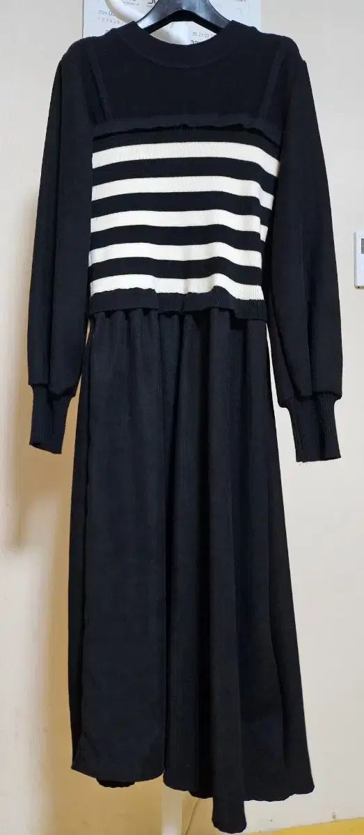 シャティンニットストライプロングONE PIECE ブラック