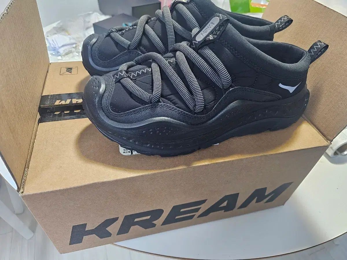 ホカオネオネ Ora Primo 280