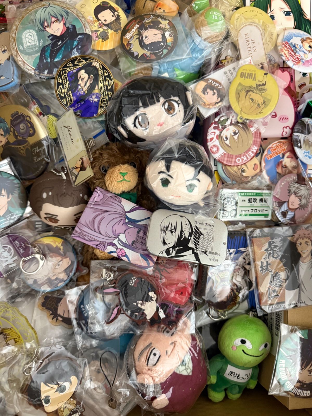 大特価！ アニメグッズ等 缶バッジ キーホルダー クリアファイル