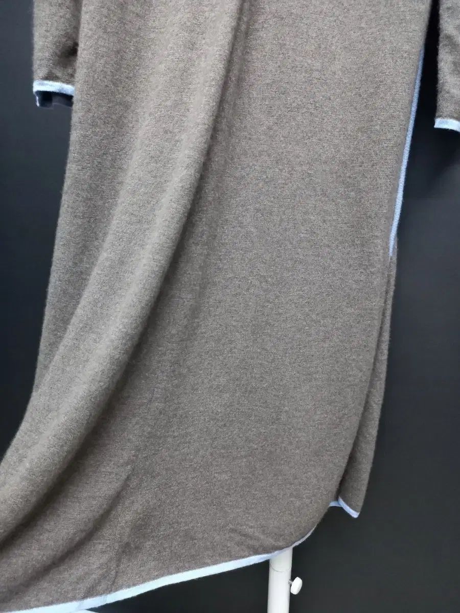  新フォームスタジオ FOURM 秋冬マキシロングニットワンピース F 44 77 長袖 七分袖 その他