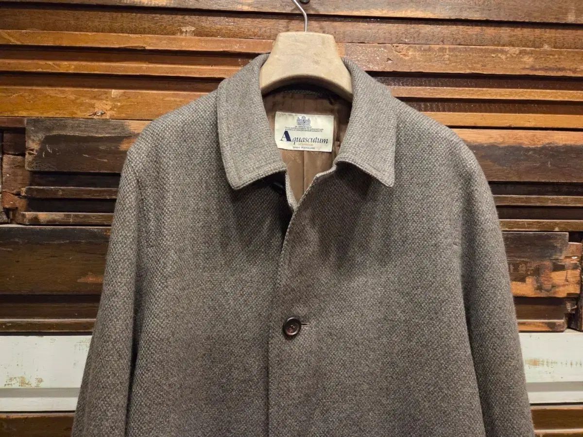 アクアスキュータム ツイード ラグランコート - メルカリ