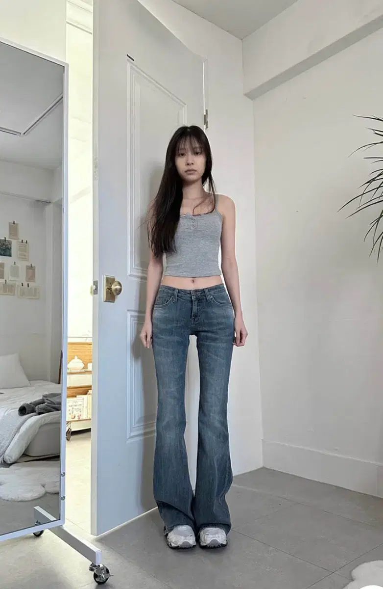 佐藤トミーラジオ grayish span low jeans
