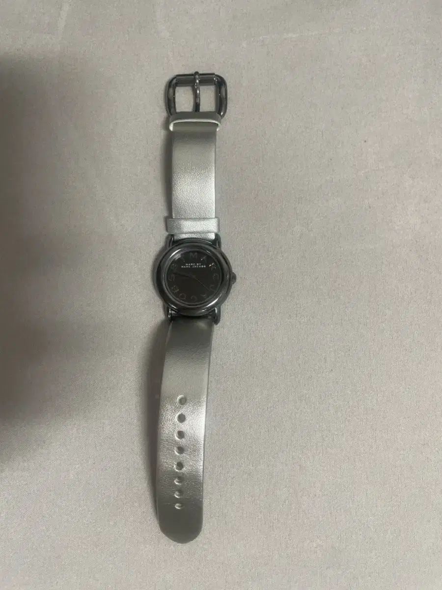 マークバイマークジェイコブス グレー リストウォッチ