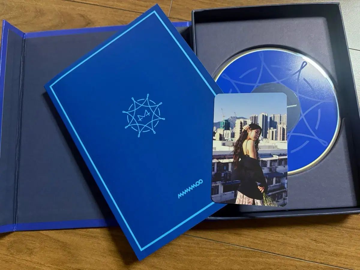 MAMAMOO(ママム) reality in BLACK アルバム + トレカ - メルカリ