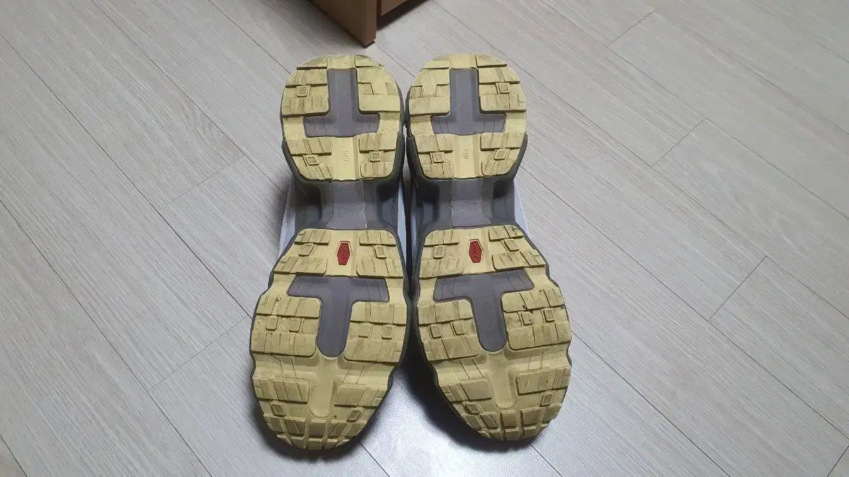 ゴアテックス トレッキングシューズ